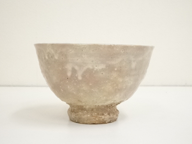 河村又次郎造　粉引茶碗　大徳寺大亀和尚　銘『霊山』 河村又次郎造 粉引茶碗 大徳寺大亀和尚 銘『霊山』